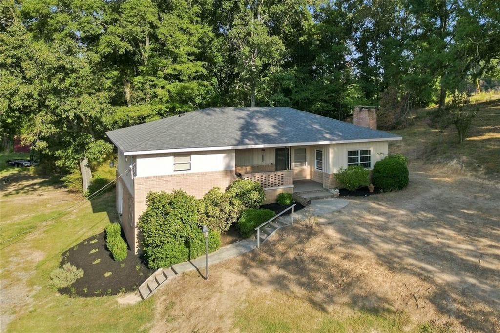 2 bedroom, 2 bathroom, 1,448 sq ft single family residence for sale at 16 Martin Road, Cartersville, GA 30120