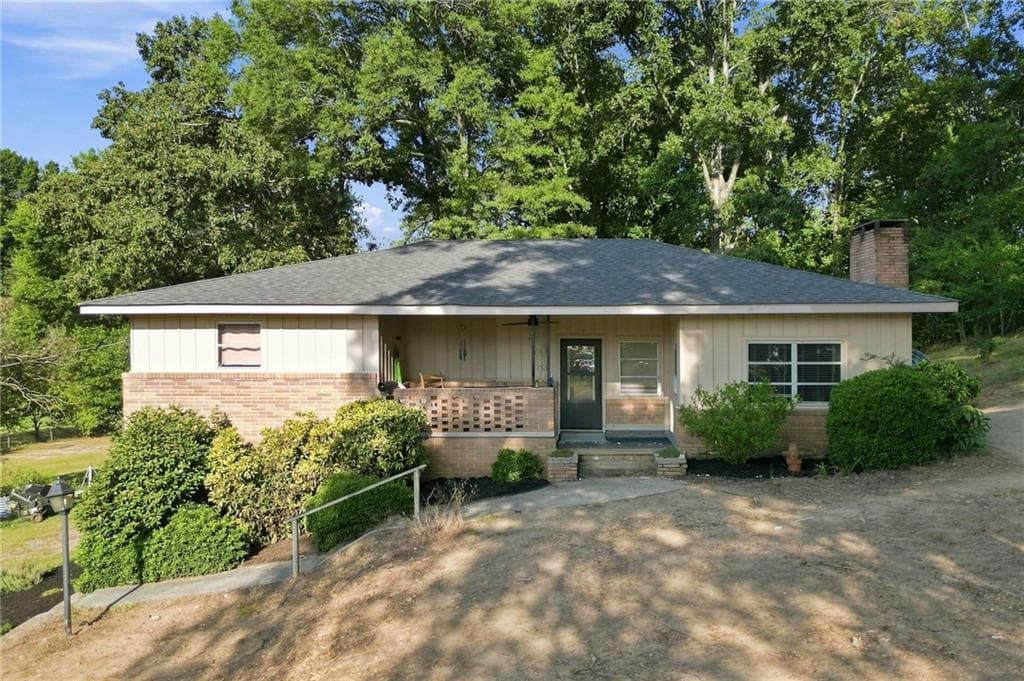 2 bedroom, 2 bathroom, 1,448 sq ft single family residence for sale at 16 Martin Road, Cartersville, GA 30120 — photo 2