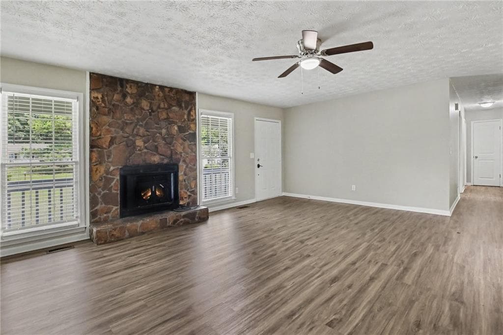 3 bedroom, 2 bathroom, 1,754 sq ft single family residence for sale at 50 Freestone Drive, Newnan, GA 30265 — photo 3