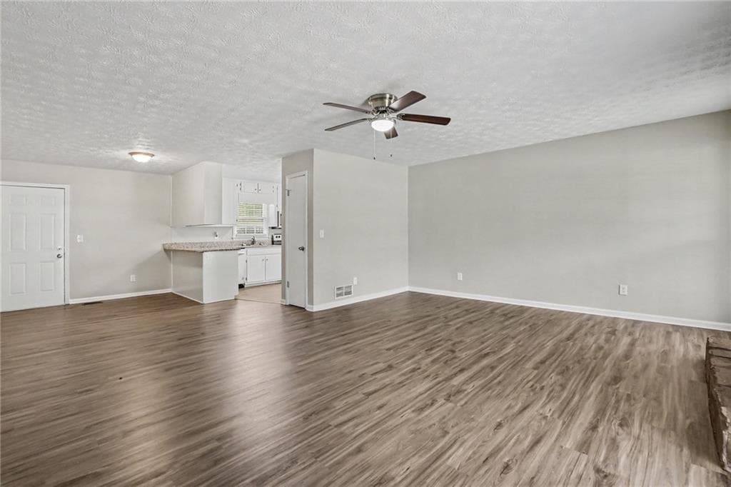 3 bedroom, 2 bathroom, 1,754 sq ft single family residence for sale at 50 Freestone Drive, Newnan, GA 30265 — photo 4