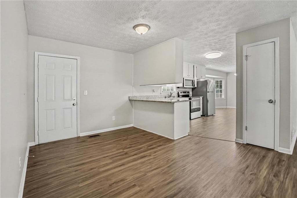 3 bedroom, 2 bathroom, 1,754 sq ft single family residence for sale at 50 Freestone Drive, Newnan, GA 30265 — photo 7