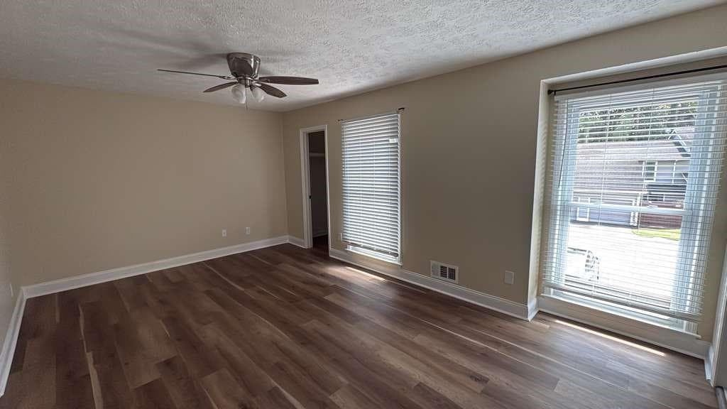 2 bedroom, 3 bathroom, 1,497 sq ft condominium for rent at 5011 Meadow Lane, Marietta, GA 30068 for $2,000 a month — photo 9