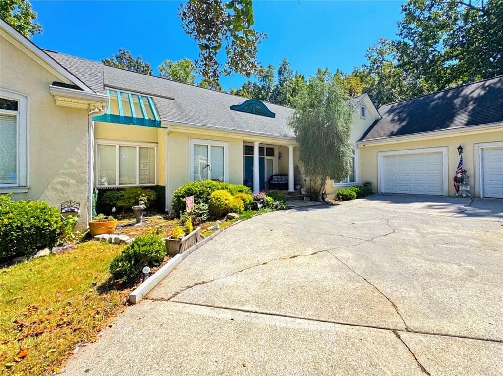 4 bedroom, 4 bathroom, 5,288 sq ft single family residence for sale at 21 Rocky Circle, White, GA 30184