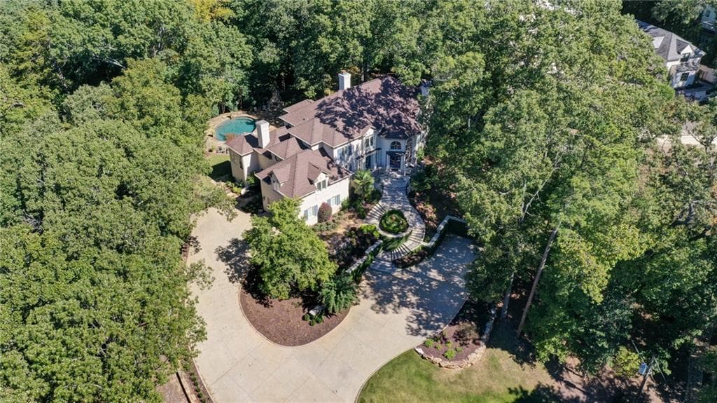 6 bedroom, 8 bathroom, 8,082 sq ft single family residence for rent at 1965 W Wesley Road, Atlanta, GA 30327 for $16,500 a month — photo 2
