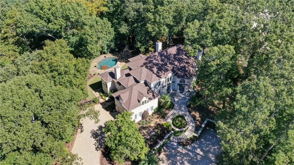 6 bedroom, 8 bathroom, 8,082 sq ft single family residence for rent at 1965 W Wesley Road, Atlanta, GA 30327 for $16,500 a month — photo 3