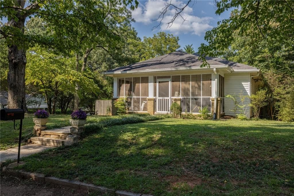 3 bedroom, 2 bathroom, 1,428 sq ft single family residence for sale at 5280 Moore Street, Stone Mountain, GA 30083 — photo 2