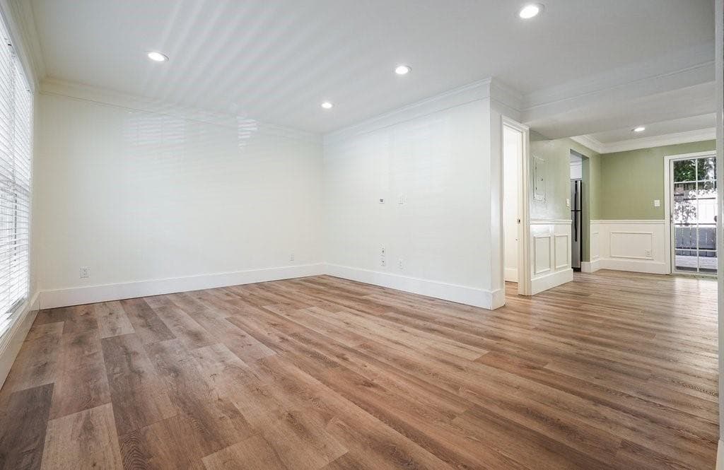 3 bedroom, 3 bathroom, 1,311 sq ft condominium for sale at 3180 Seven Pines Court 101, Atlanta, GA 30339 — photo 5