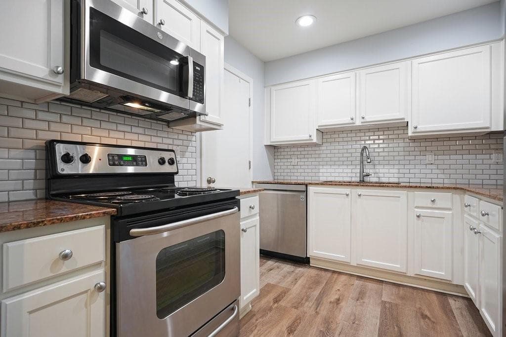 3 bedroom, 3 bathroom, 1,311 sq ft condominium for sale at 3180 Seven Pines Court 101, Atlanta, GA 30339 — photo 7