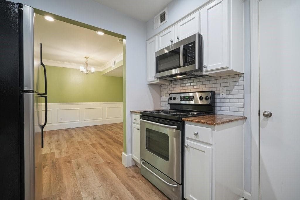 3 bedroom, 3 bathroom, 1,311 sq ft condominium for sale at 3180 Seven Pines Court 101, Atlanta, GA 30339 — photo 9