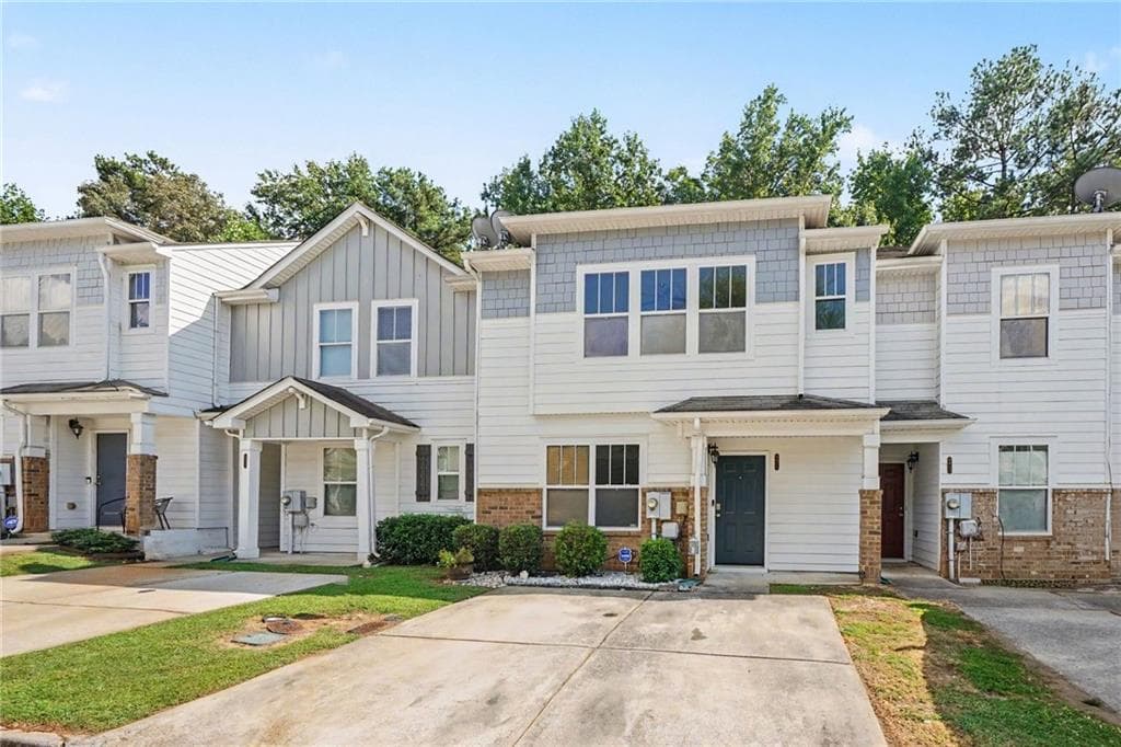 3 bedroom, 3 bathroom, 1,787 sq ft townhouse for sale at 4455 Watson Ridge Drive, Stone Mountain, GA 30083 — photo 3