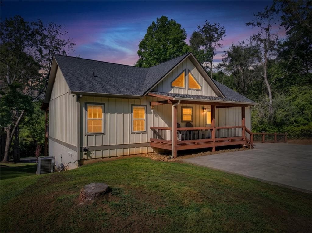 3 bedroom, 2 bathroom, 1,808 sq ft single family residence for sale at 236 Ivy Drive, Ellijay, GA 30540 — photo 4