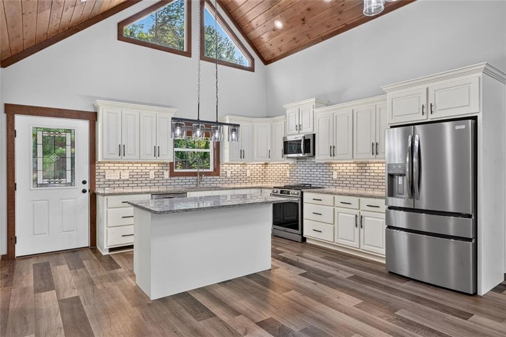 3 bedroom, 2 bathroom, 1,808 sq ft single family residence for sale at 236 Ivy Drive, Ellijay, GA 30540 — photo 10