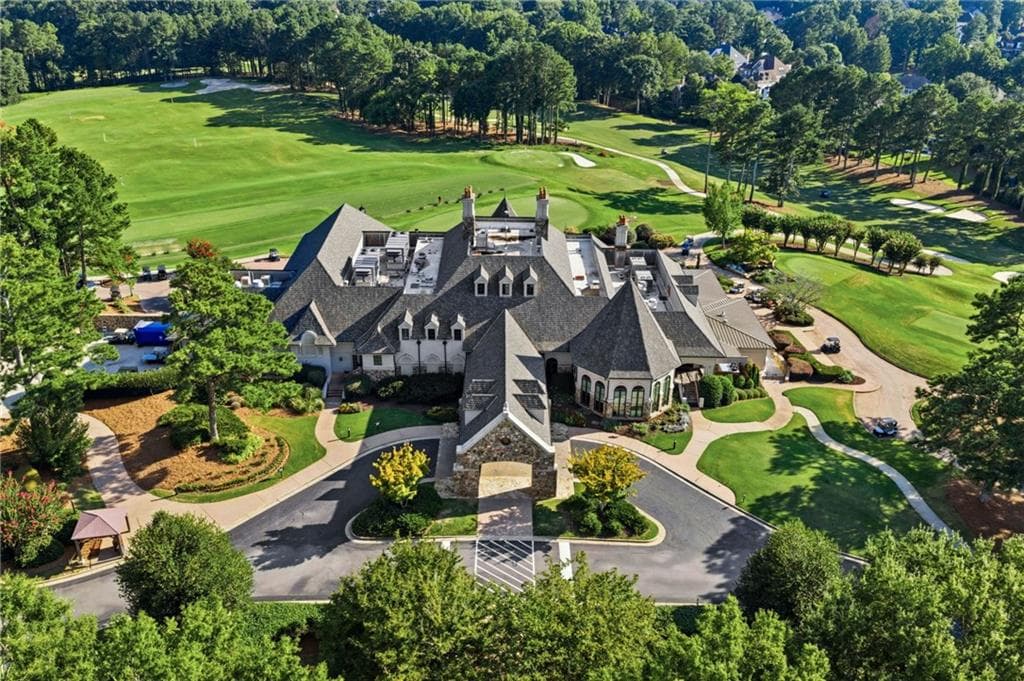 5 bedroom, 6 bathroom, 7,281 sq ft single family residence under contract at 303 Jupiter Hills Drive, Johns Creek, GA 30097 — photo 7