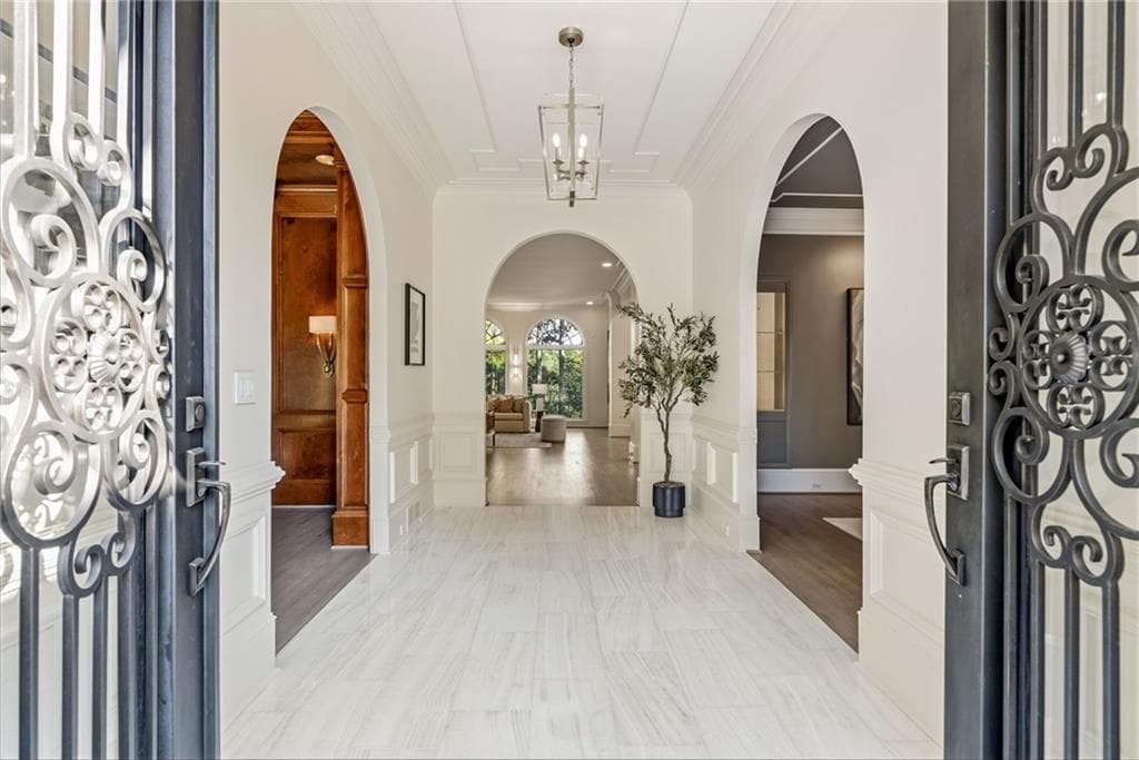 5 bedroom, 6 bathroom, 7,281 sq ft single family residence under contract at 303 Jupiter Hills Drive, Johns Creek, GA 30097 — photo 9
