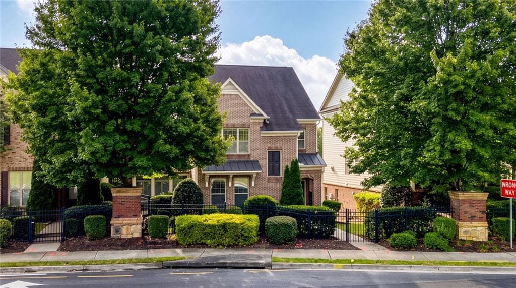 4 bedroom, 4 bathroom, 2,672 sq ft single family residence for sale at 7565 Scarlet Drive, Alpharetta, GA 30005 — photo 2