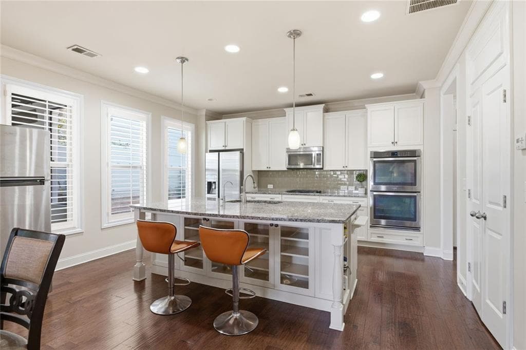 4 bedroom, 4 bathroom, 2,672 sq ft single family residence for sale at 7565 Scarlet Drive, Alpharetta, GA 30005 — photo 3