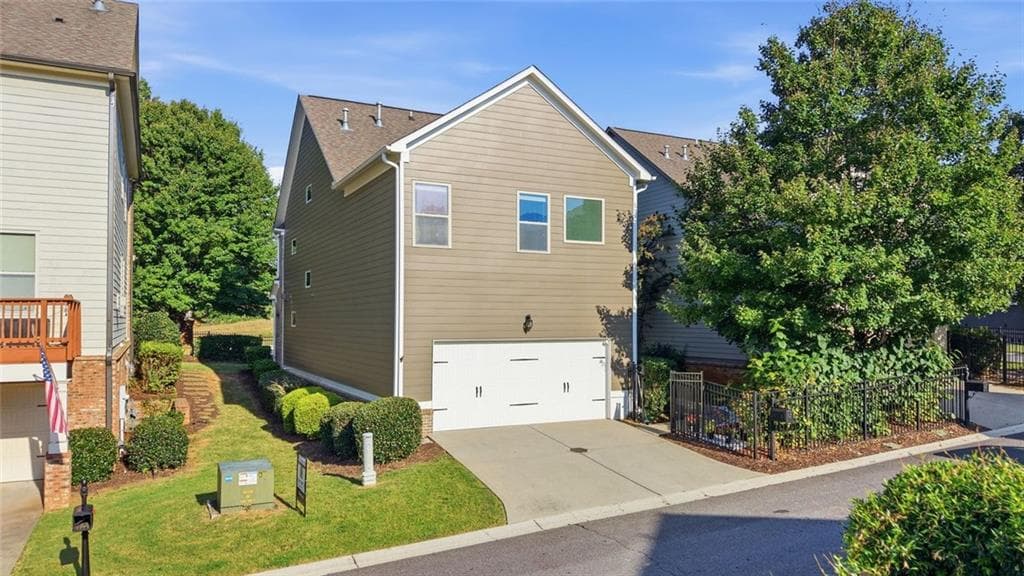 4 bedroom, 4 bathroom, 2,672 sq ft single family residence for sale at 7565 Scarlet Drive, Alpharetta, GA 30005 — photo 10
