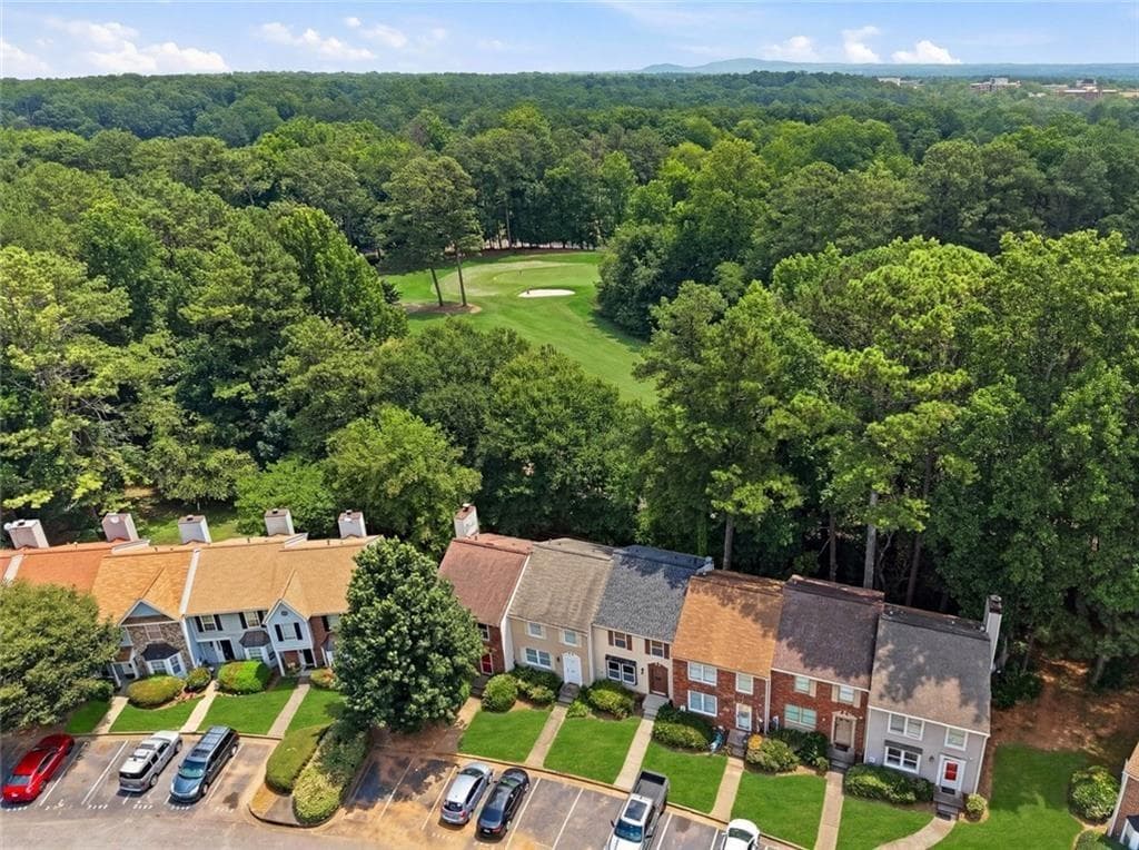 3 bedroom, 3 bathroom, 1,495 sq ft townhouse for sale at 2105 Fairways Court, Kennesaw, GA 30144 — photo 2