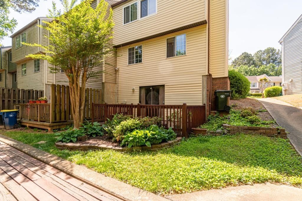 3 bedroom, 3 bathroom, 1,495 sq ft townhouse for sale at 2105 Fairways Court, Kennesaw, GA 30144 — photo 8