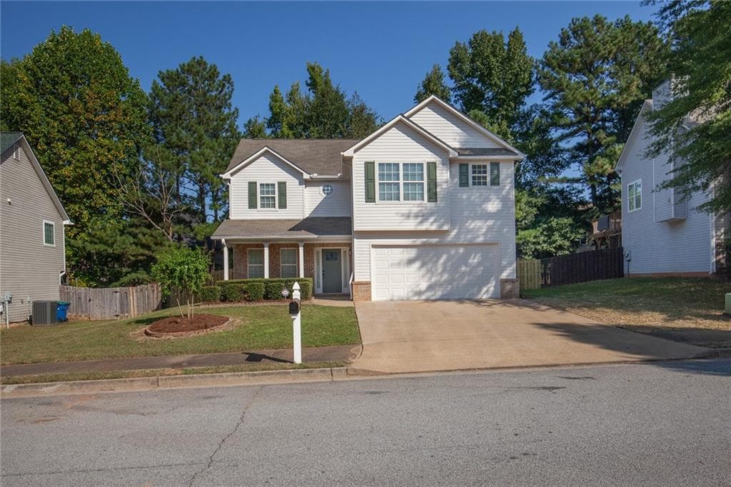 3 bedroom, 3 bathroom, 2,069 sq ft single family residence under contract at 319 Sapphire Bend, Riverdale, GA 30296 — photo 2