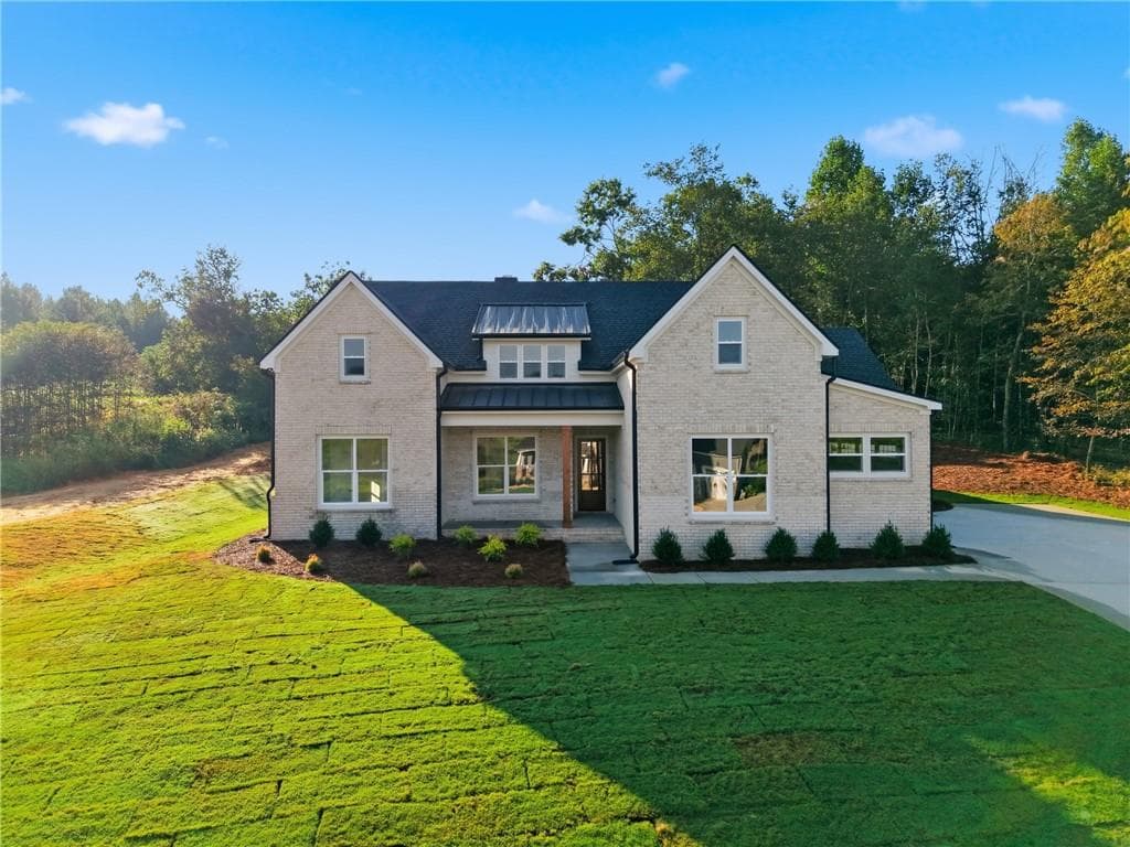 5 bedroom, 3 bathroom, 2,700 sq ft single family residence for sale at 1831 Bermuda Avenue, Demorest, GA 30535