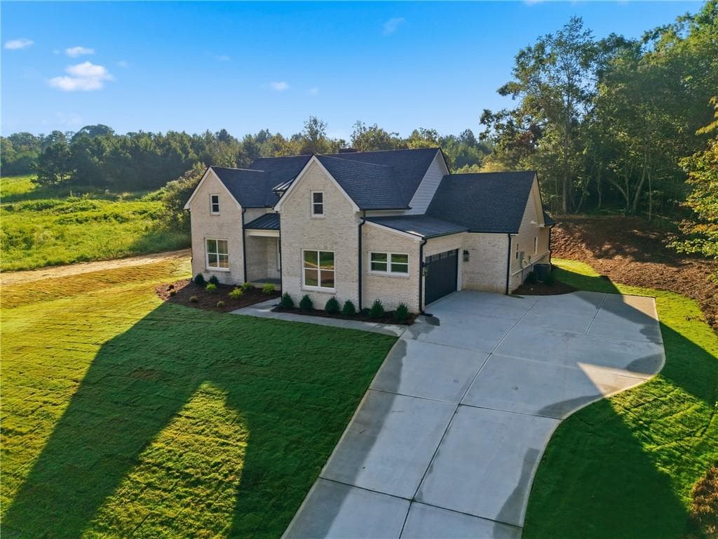 5 bedroom, 3 bathroom, 2,700 sq ft single family residence for sale at 1831 Bermuda Avenue, Demorest, GA 30535 — photo 3