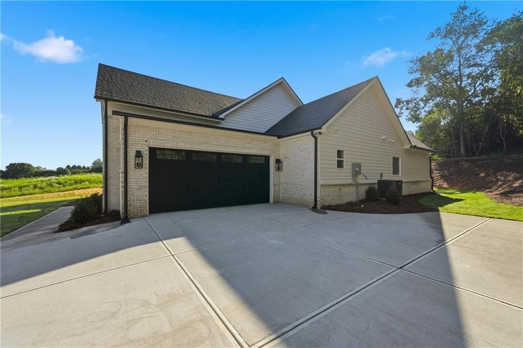 5 bedroom, 3 bathroom, 2,700 sq ft single family residence for sale at 1831 Bermuda Avenue, Demorest, GA 30535 — photo 5