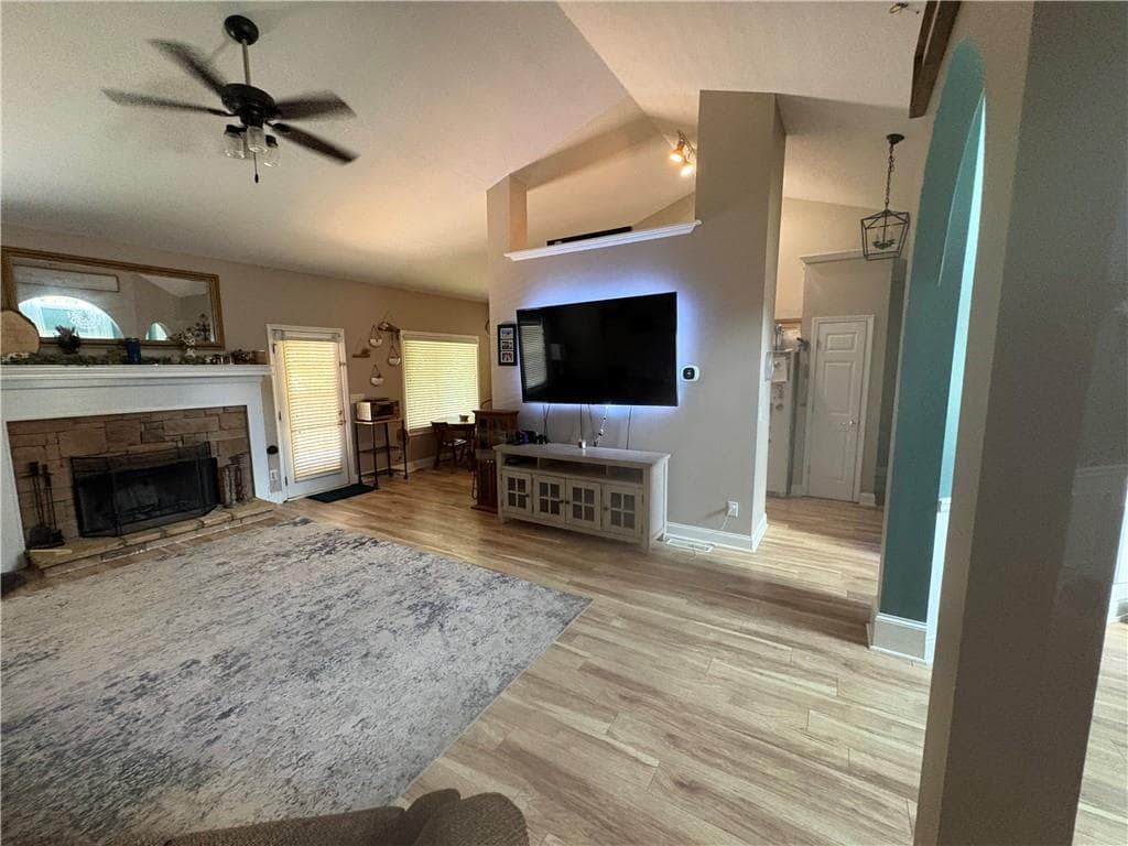 4 bedroom, 3 bathroom, 3,328 sq ft single family residence for sale at 4370 Old Wyndoham Court, Gainesville, GA 30506 — photo 5