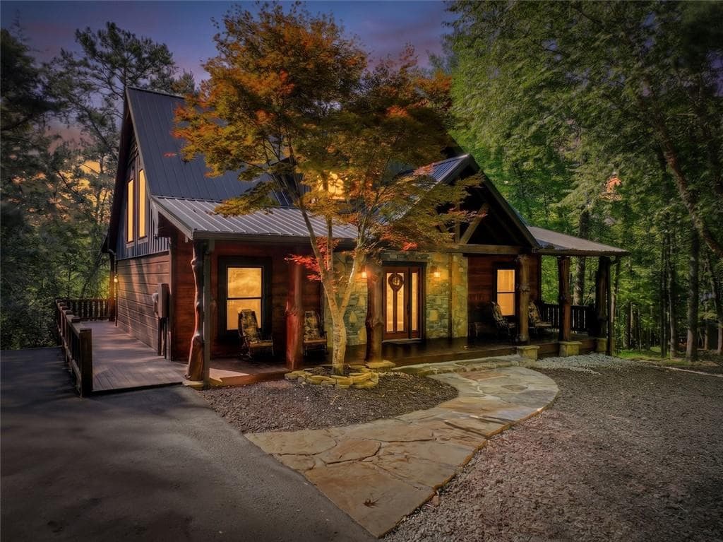 3 bedroom, 3 bathroom, 3,200 sq ft home for sale at 330 Seneca Drive, Ellijay, GA