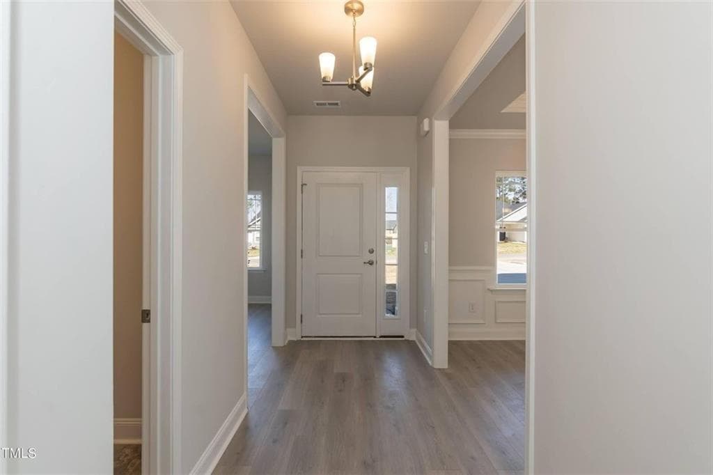 4 bedroom, 4 bathroom, 2,721 sq ft single family residence under contract at 654 Bald Ridge Circle, Demorest, GA 30535 — photo 3