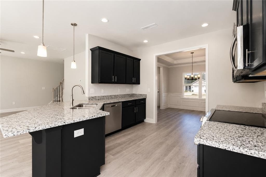 4 bedroom, 4 bathroom, 2,721 sq ft single family residence under contract at 654 Bald Ridge Circle, Demorest, GA 30535 — photo 4