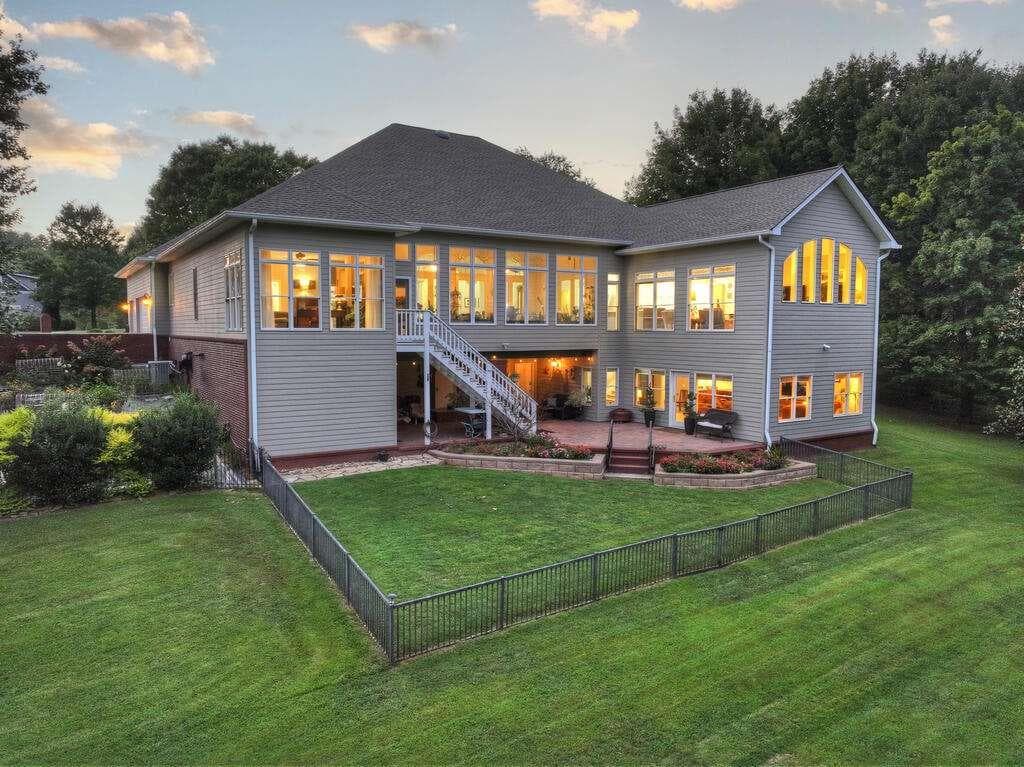 3 bedroom, 5 bathroom, 5,150 sq ft single family residence for sale at 4165 Asheland Cove Drive, Young Harris, GA 30582 — photo 2