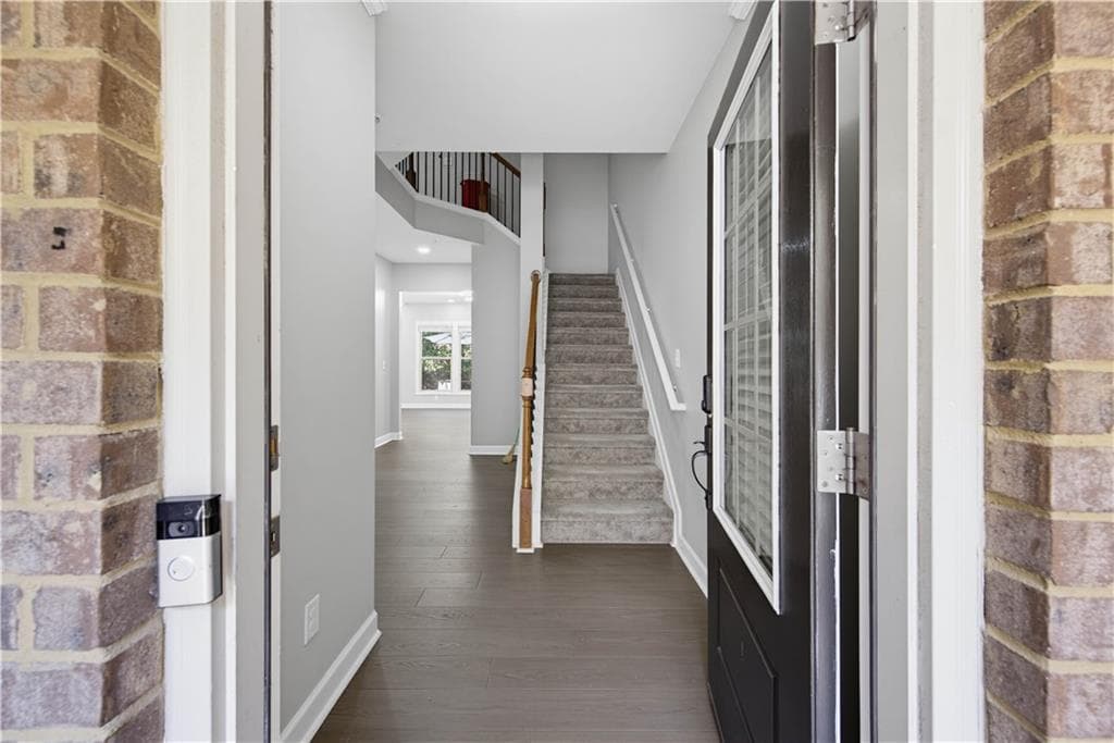 5 bedroom, 4 bathroom, 2,183 sq ft townhouse for sale at 13479 Gardiner Lane, Milton, GA 30004 — photo 4