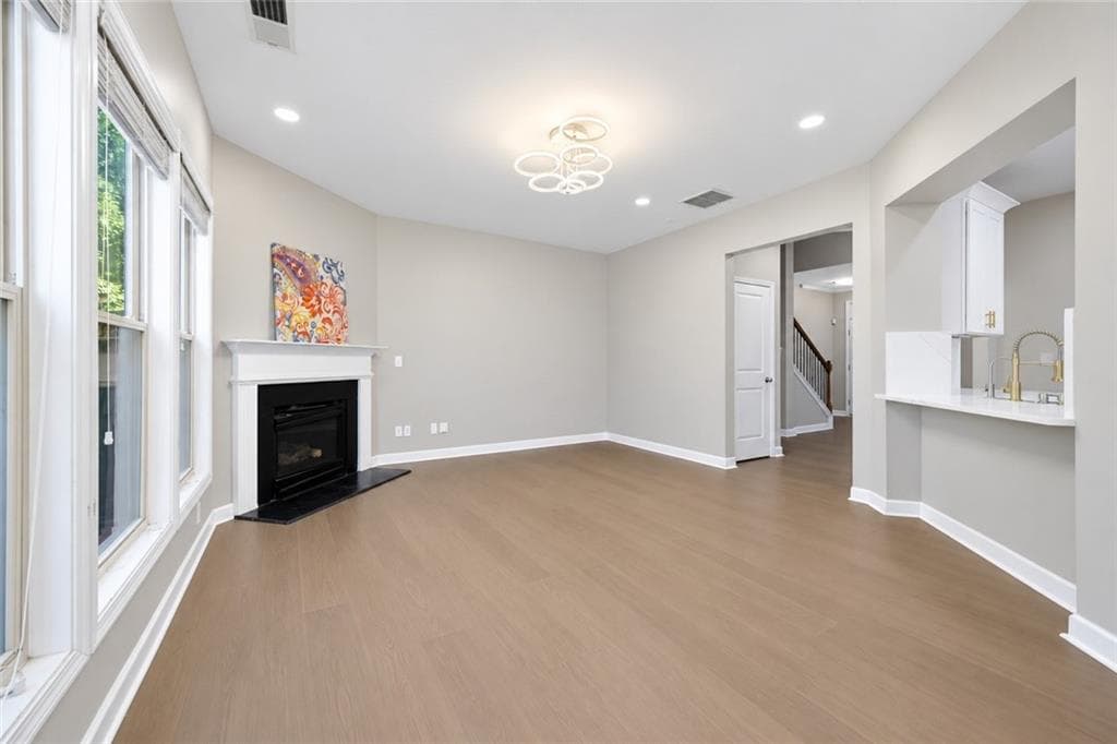 5 bedroom, 4 bathroom, 2,183 sq ft townhouse for sale at 13479 Gardiner Lane, Milton, GA 30004 — photo 6