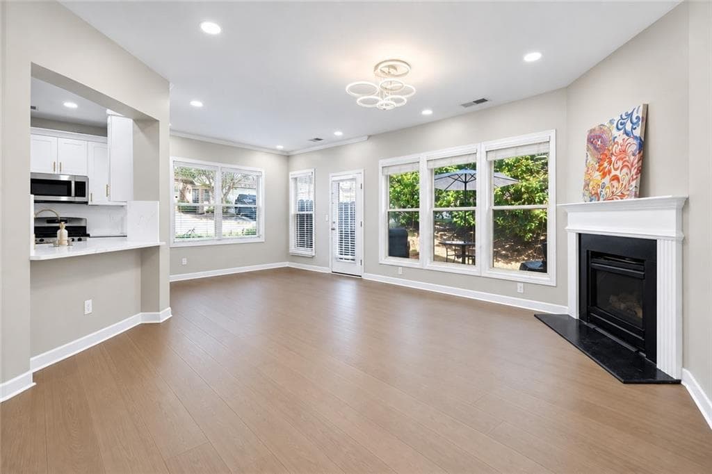 5 bedroom, 4 bathroom, 2,183 sq ft townhouse for sale at 13479 Gardiner Lane, Milton, GA 30004 — photo 7