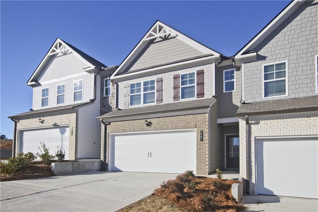 3 bedroom, 3 bathroom, 1,823 sq ft townhouse for sale at 3983 Streamlet Way 154, Gainesville, GA 30506 — photo 2