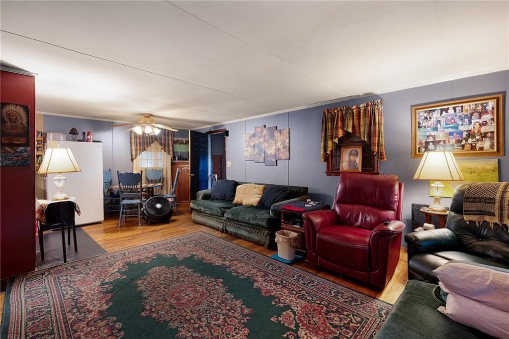 3 bedroom, 1 bathroom, 1,075 sq ft single family residence for sale at 1039 Worley Drive, Marietta, GA 30066 — photo 2