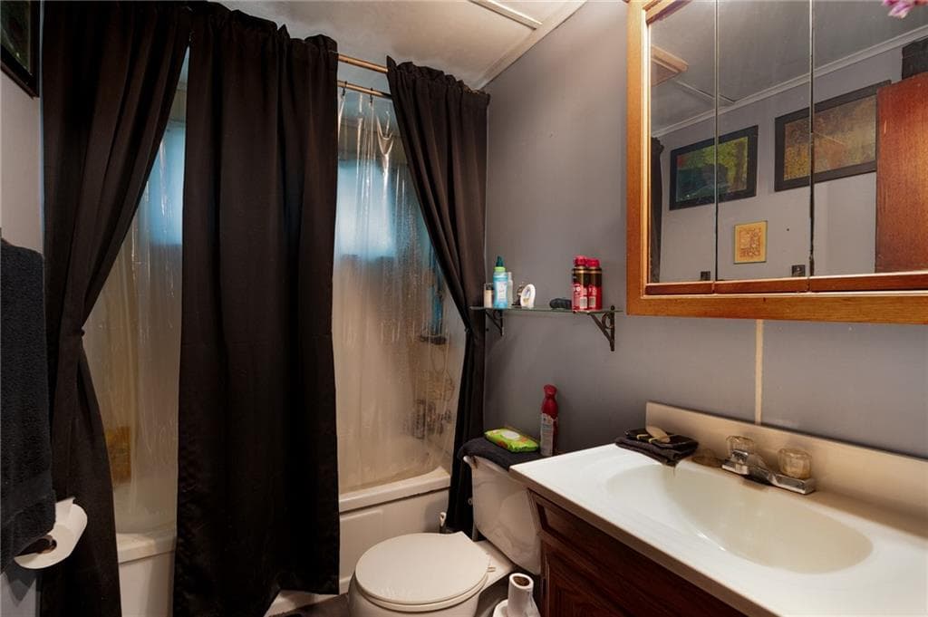 3 bedroom, 1 bathroom, 1,075 sq ft single family residence for sale at 1039 Worley Drive, Marietta, GA 30066 — photo 9