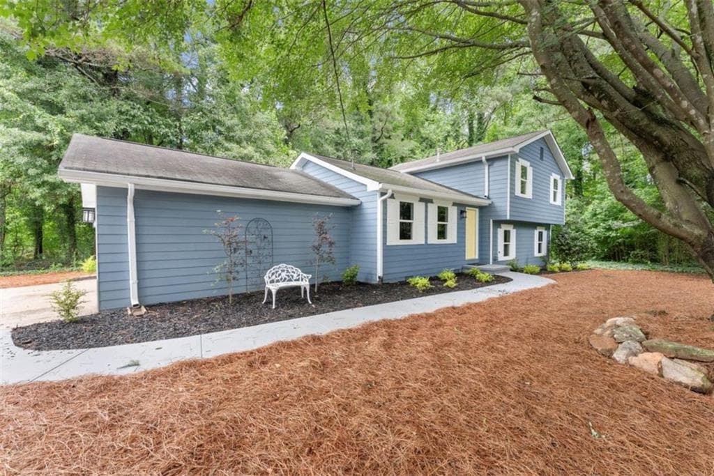 4 bedroom, 2 bathroom, 2,352 sq ft single family residence for sale at 381 Plantation Boulevard, Lawrenceville, GA 30046 — photo 3