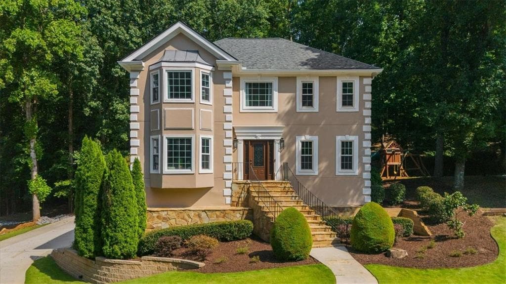 5 bedroom, 4 bathroom, 3,837 sq ft single family residence under contract at 2995 Georgian Manor Drive, Johns Creek, GA 30022 — photo 10