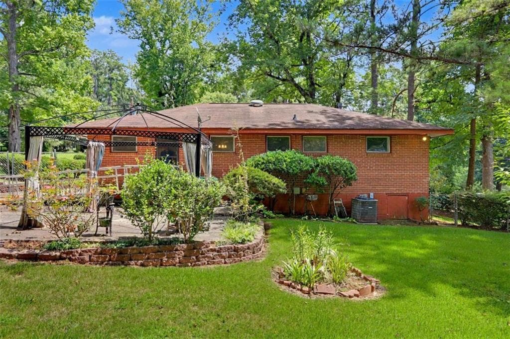3 bedroom, 2 bathroom, 1,100 sq ft single family residence for sale at 3525 Larkspur Terrace, Decatur, GA 30032 — photo 6