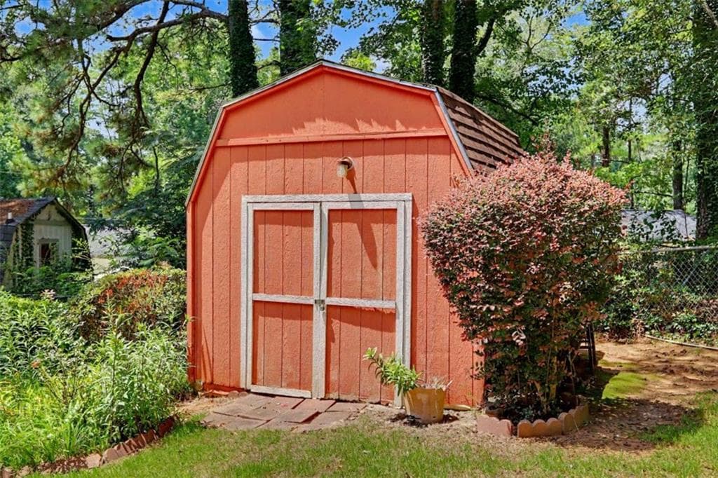 3 bedroom, 2 bathroom, 1,100 sq ft single family residence for sale at 3525 Larkspur Terrace, Decatur, GA 30032 — photo 8