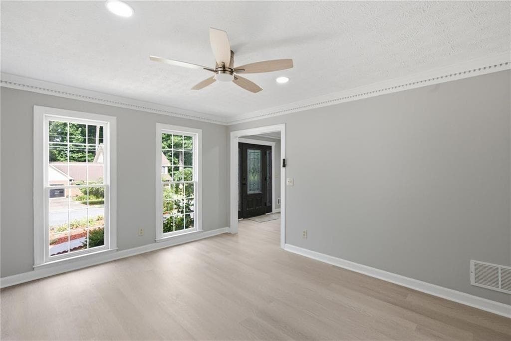7 bedroom, 4 bathroom, 3,897 sq ft single family residence for sale at 24 Planters Drive, Lilburn, GA 30047 — photo 6