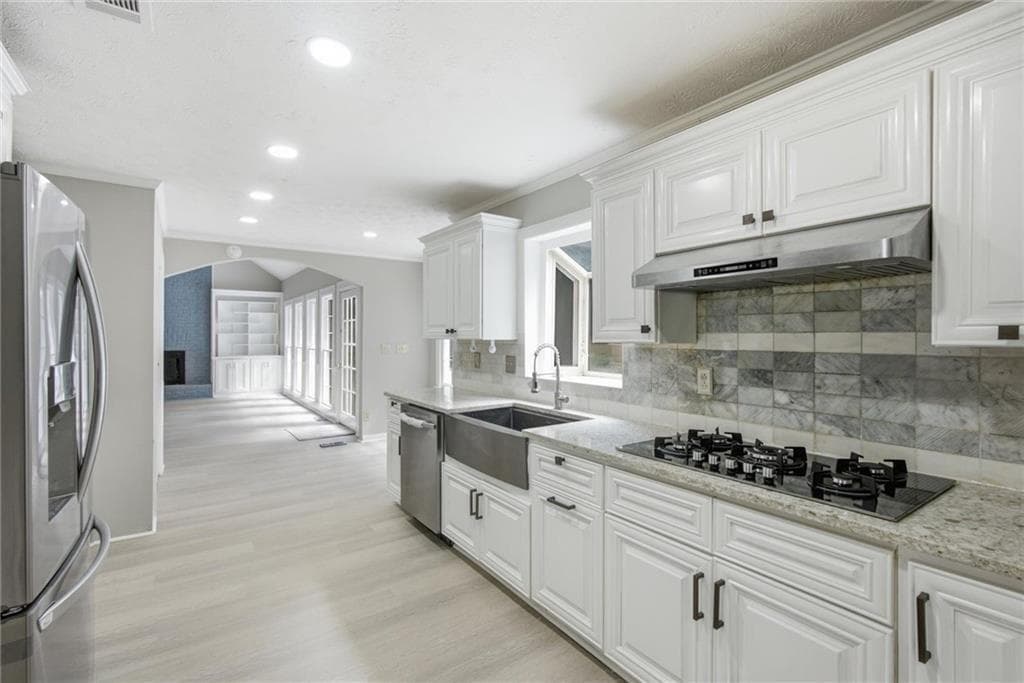 7 bedroom, 4 bathroom, 3,897 sq ft single family residence for sale at 24 Planters Drive, Lilburn, GA 30047 — photo 9