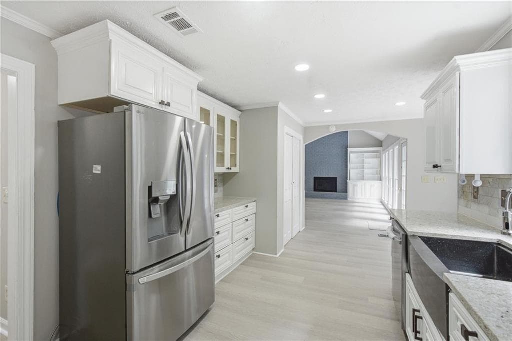 7 bedroom, 4 bathroom, 3,897 sq ft single family residence for sale at 24 Planters Drive, Lilburn, GA 30047 — photo 10