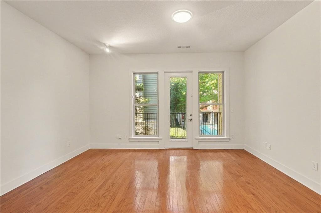 1 bedroom, 1 bathroom, 683 sq ft condominium for sale at 1195 Milton Terrace 2204, Atlanta, GA 30315 — photo 8