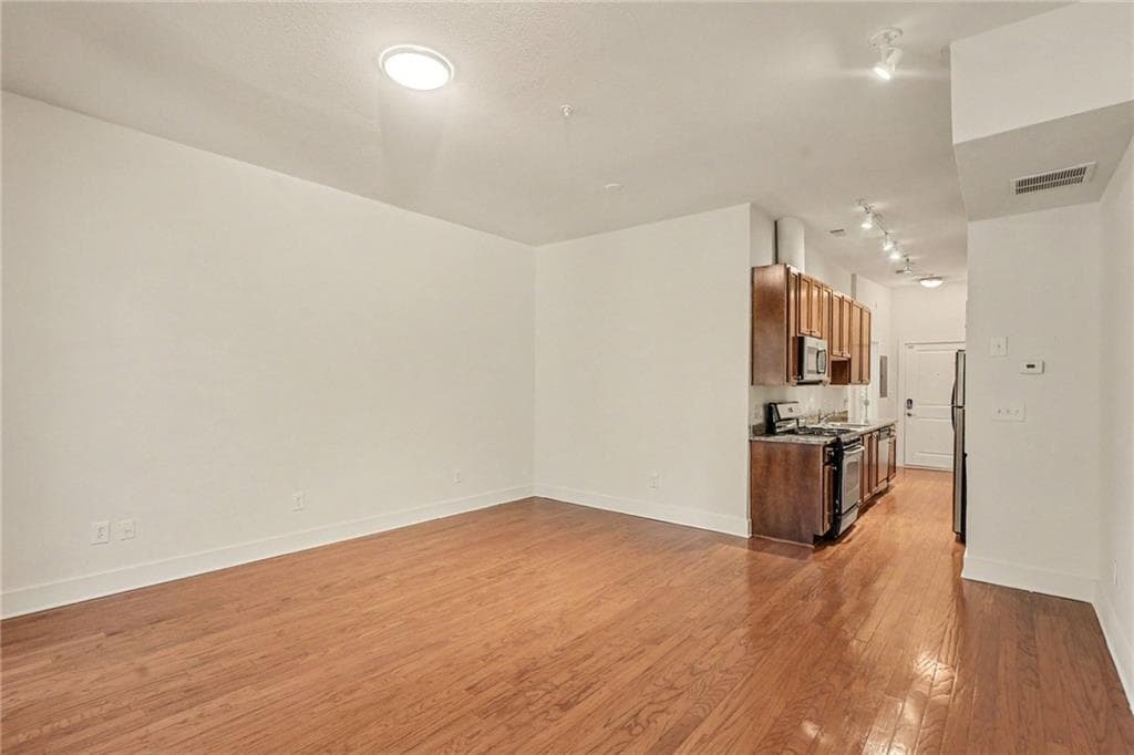 1 bedroom, 1 bathroom, 683 sq ft condominium for sale at 1195 Milton Terrace 2204, Atlanta, GA 30315 — photo 10