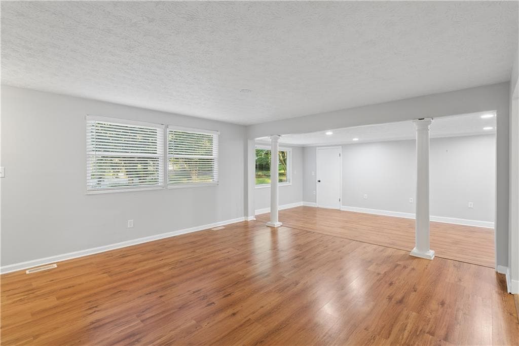 3 bedroom, 3 bathroom single family residence under contract at 4782 N Inlet Drive, Marietta, GA 30066 — photo 6