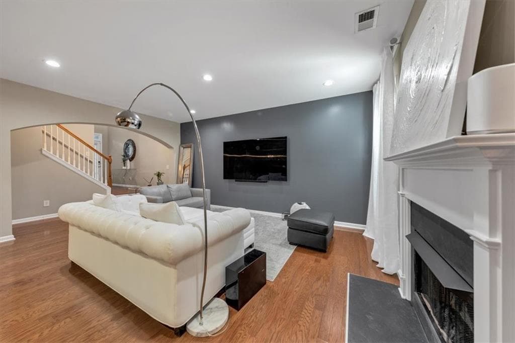 3 bedroom, 3 bathroom, 2,089 sq ft townhouse for sale at 117 Grampian Court, Marietta, GA 30008 — photo 9