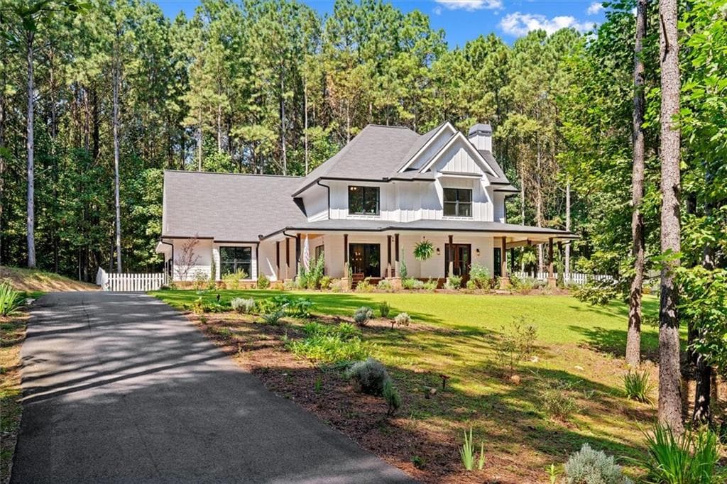 3 bedroom, 3 bathroom, 3,008 sq ft single family residence for sale at 620 Foxpaw Leaf Lane, Ellijay, GA 30536
